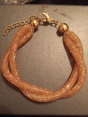 Twisted Mesh Bracelet in Warm Gold for Women